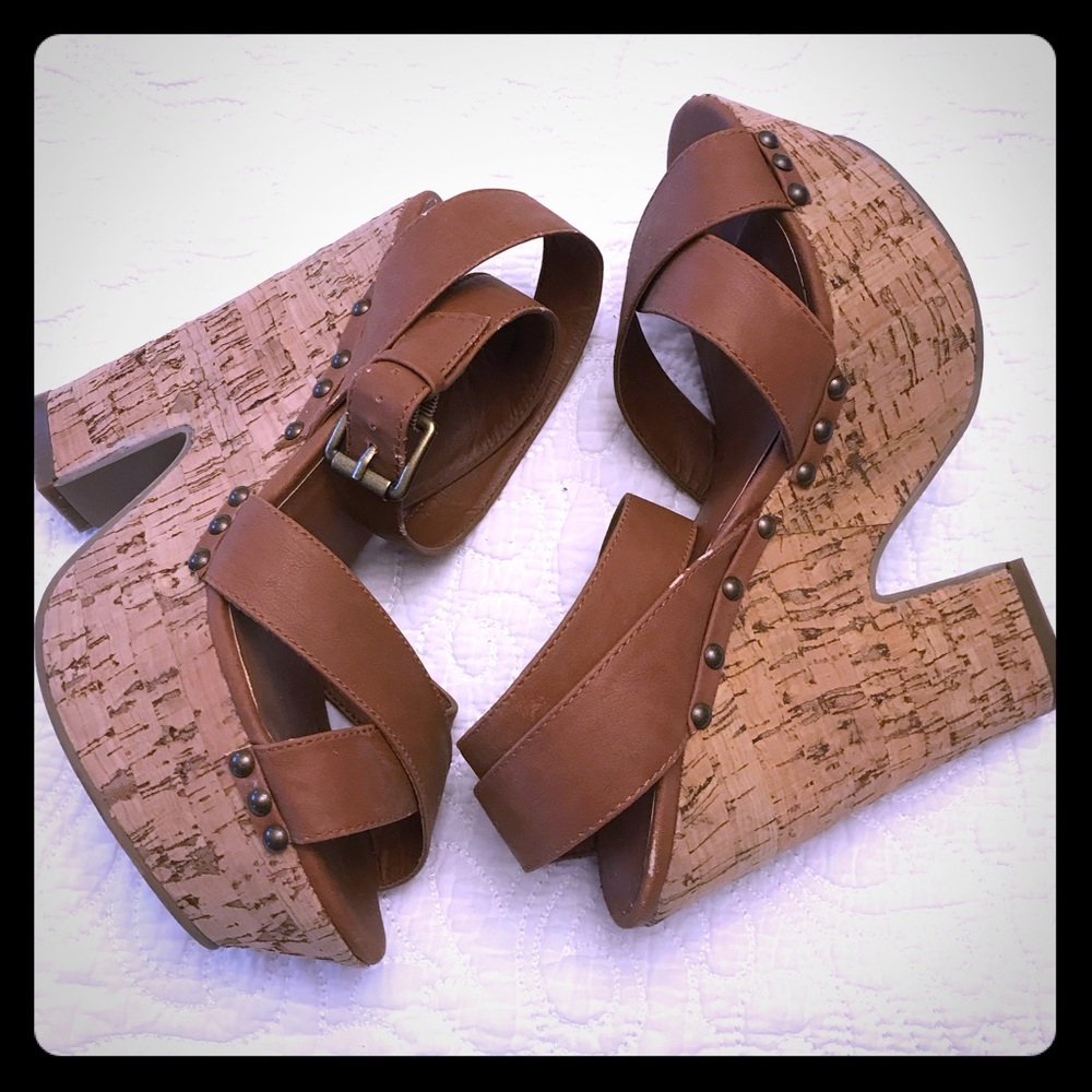 Wedge heels